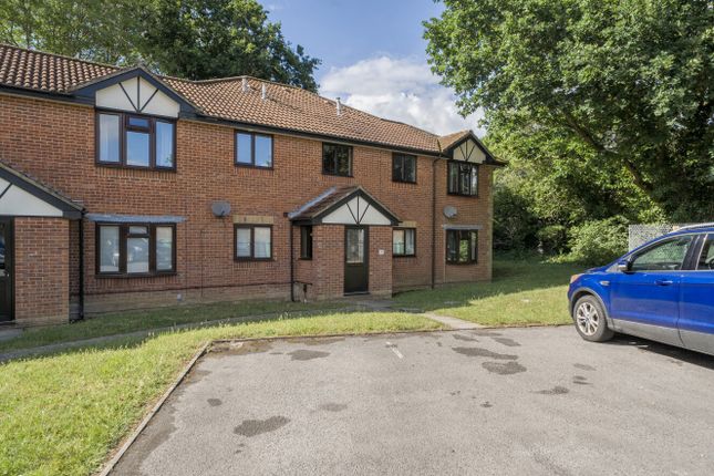 1 bed property, in The Foxgloves, £115,000