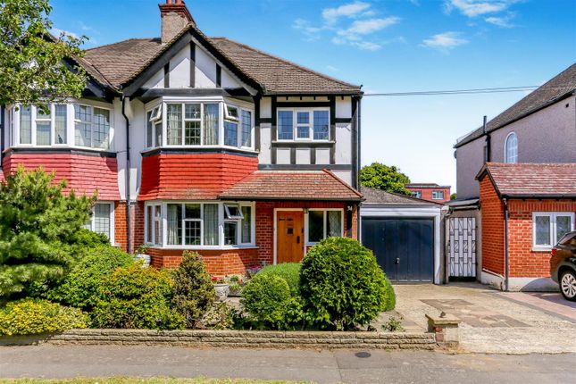 3 bed property, in Summerville Gardens, £800,000