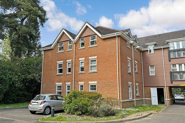 2 bed property, in Worth Park Avenue, £250,000