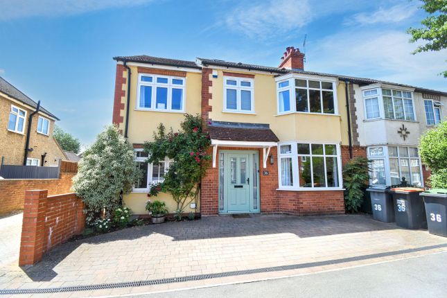 5 bed property, in Foster Road, £495,000