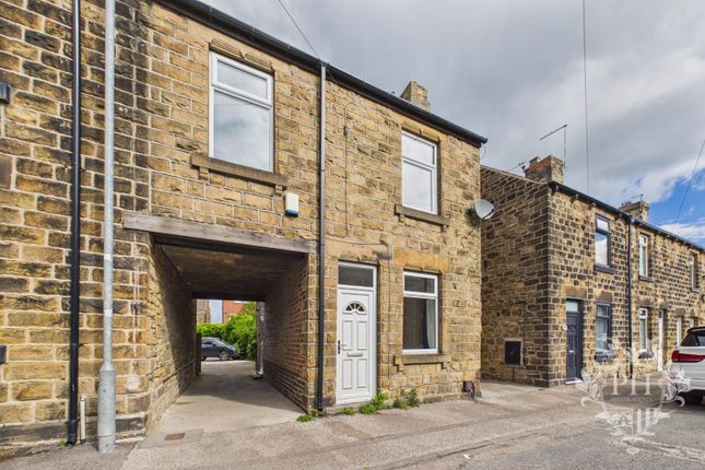 2 bed property, in Regent Street, £129,000