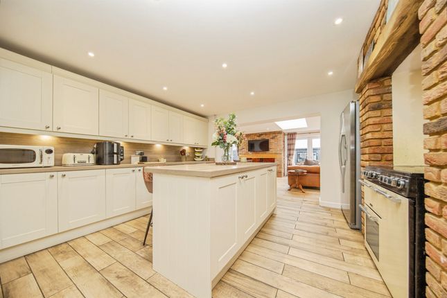 4 bed property, in The Street, £585,000