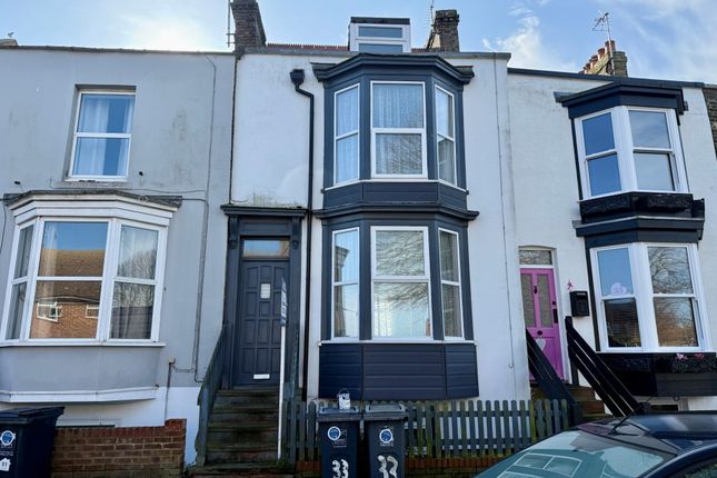 4 bed property, in 33 Crow Hill Road, £200,000