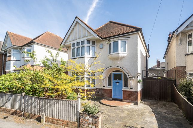 4 bed property, in Winchester Road, £495,000