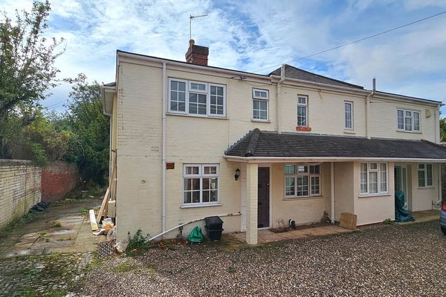 3 bed property, in Red Hill, £375,000