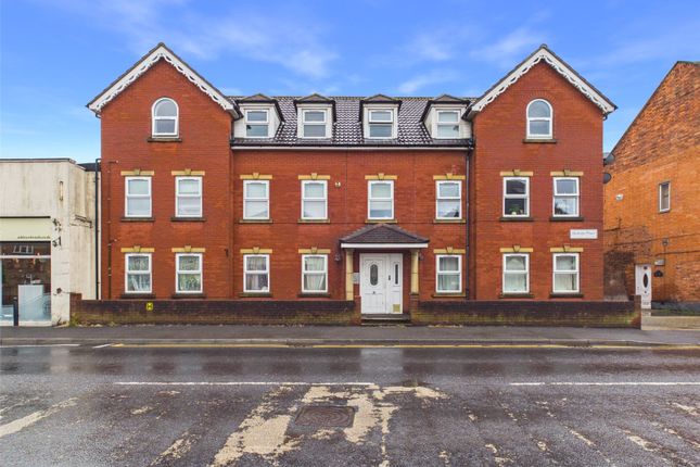 2 bed property, in Church Street, £80,000
