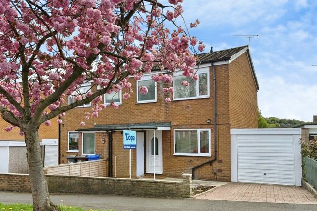 3 bed property, in Hollybank Drive, £250,000