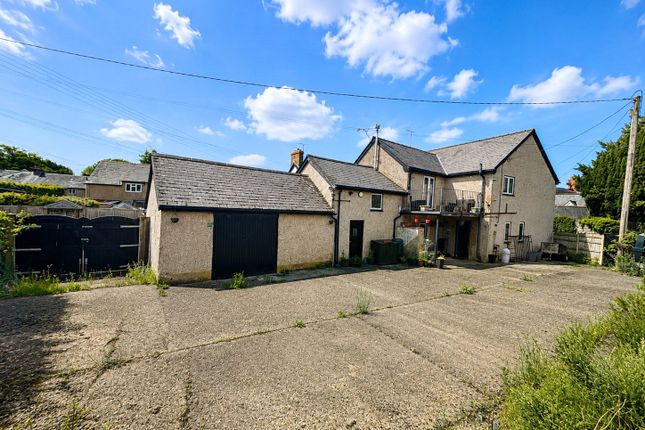 4 bed property, in Llandrillo, £365,000