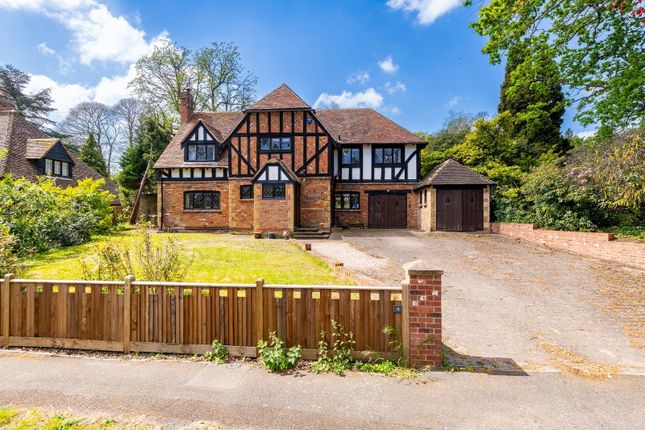 4 bed property, in Holtwood Avenue, £850,000