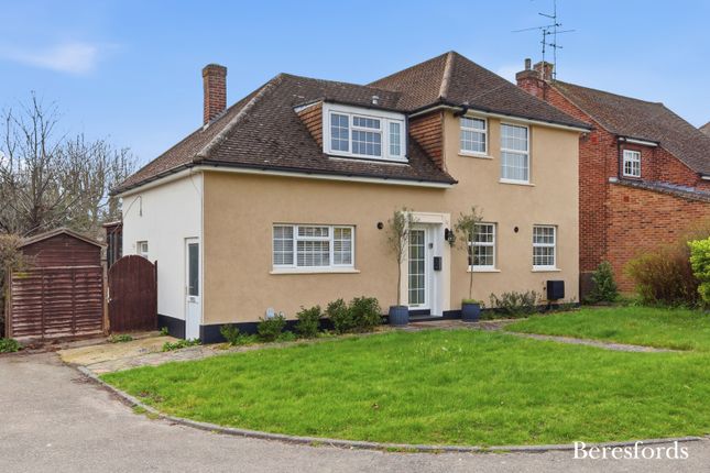 4 bed property, in Pines Road, £650,000