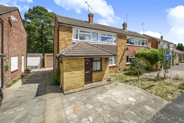 3 bed property, in Brookwood, £525,000