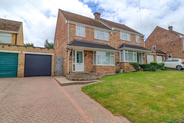 3 bed property, in Upper Lodge Lane, £525,000