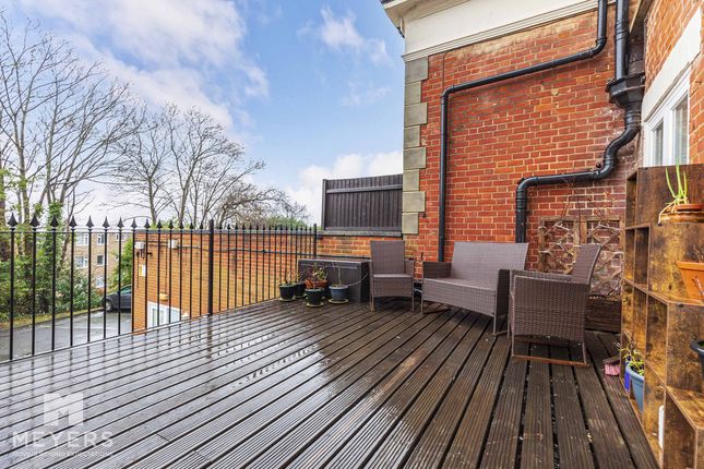 1 bed property, in Owls Road, £170,000