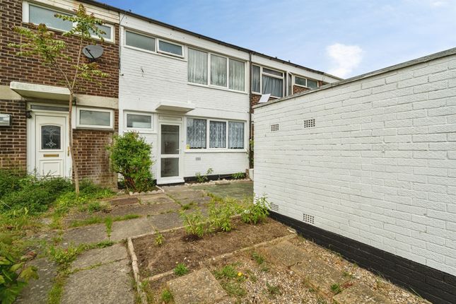 3 bed property, in Winchester Way, £170,000