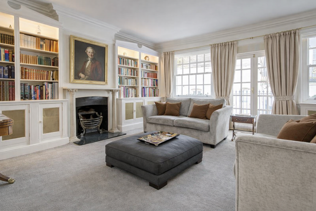 5 bed property, in Chester Mews, £2,000,000