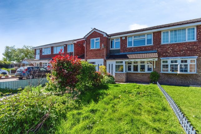 5 bed property, in Condover Close, £300,000