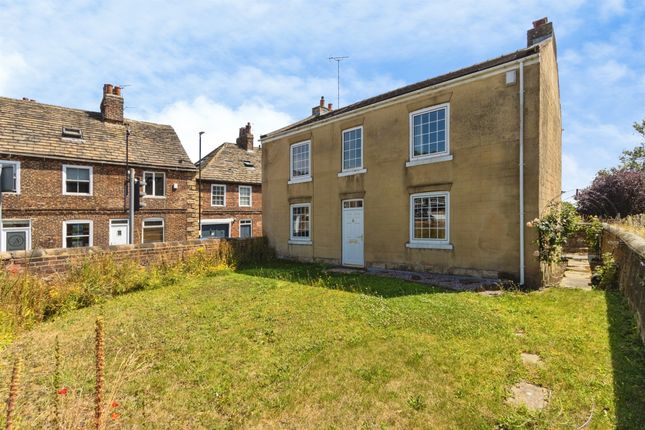 3 bed property, in Selby Road, £280,000