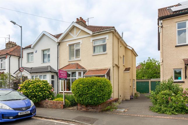 3 bed property, in Russell Grove, £650,000