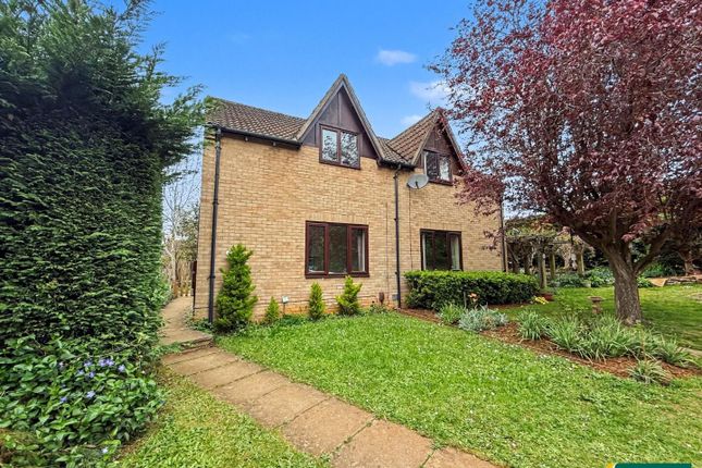 2 bed property, in Sentinel Road, £225,000