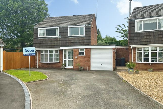 4 bed property, in Dovecote Close, £400,000