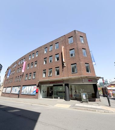 2 bed property, in Newbank House, £60,000