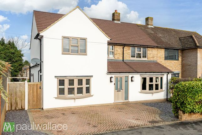 4 bed property, in Monkswood Avenue, £699,995