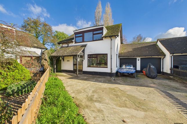 3 bed property, in Stoneylands, £500,000
