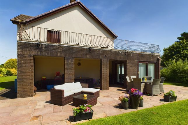 5 bed property, in Heol Broom, £750,000