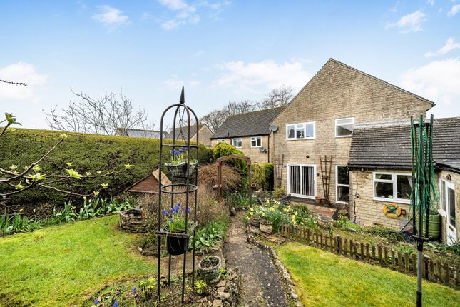 4 bed property, in The Ridge, £475,000