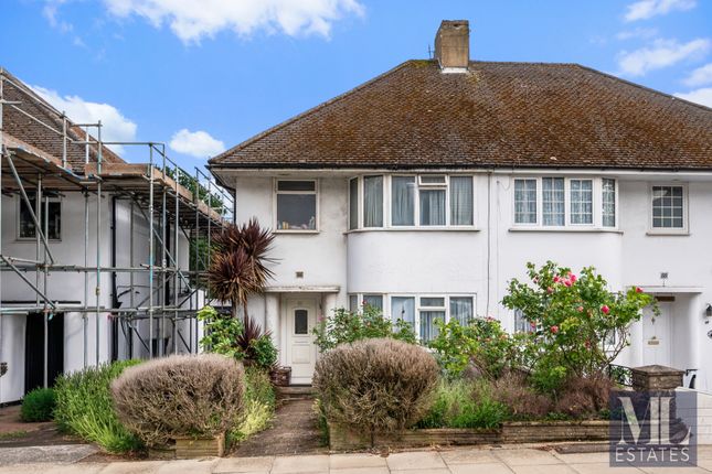 3 bed property, in St Margarets Road, £550,000