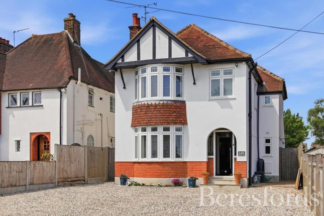4 bed property, in Beehive Lane, £925,000