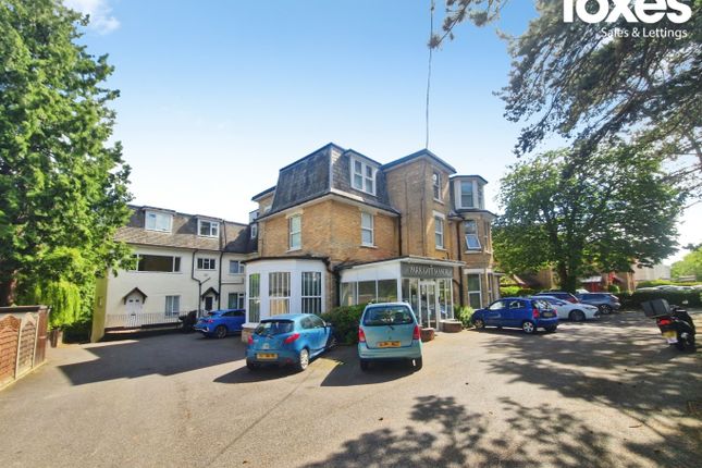 1 bed property, in Parkgate Manor, £100,000