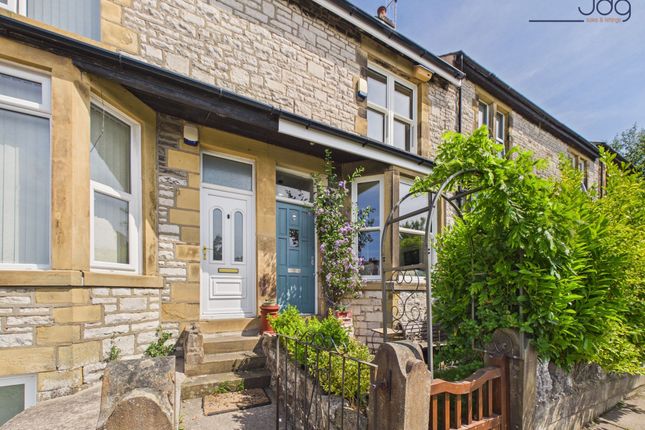 4 bed property, in Ash Grove, £300,000