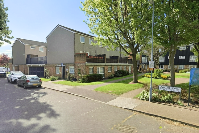 3 bed property, in 70 Mallard Walk, £90,000