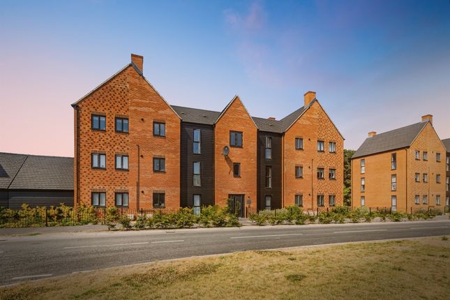 2 bed property, in Copper Place, £294,000