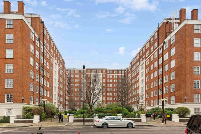 3 bed property, in Flat 91 Park West, £570,000