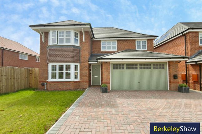 4 bed property, in Torentun Close, £550,000