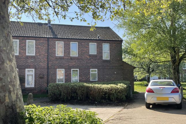 3 bed property, in Manor Fields, £380,000