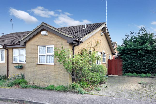 2 bed property, in Swale Drive, £200,000
