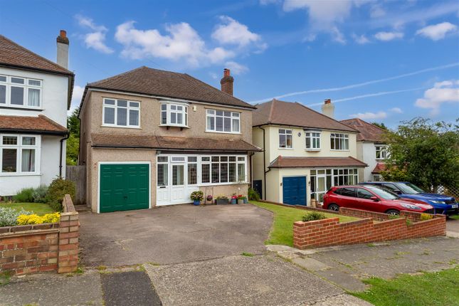5 bed property, in Upper Pines, £795,000