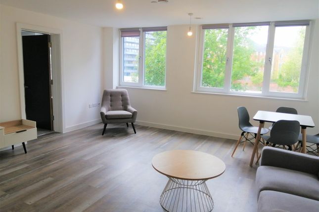 1 bed property, in Kinetic, £160,000