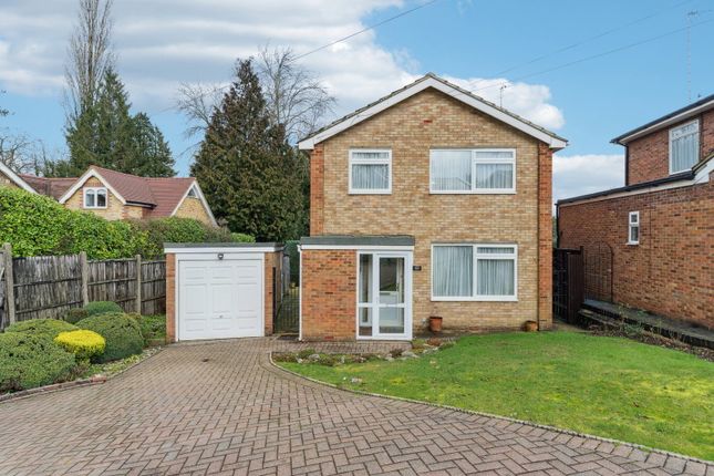 3 bed property, in Lawford Avenue, £775,000