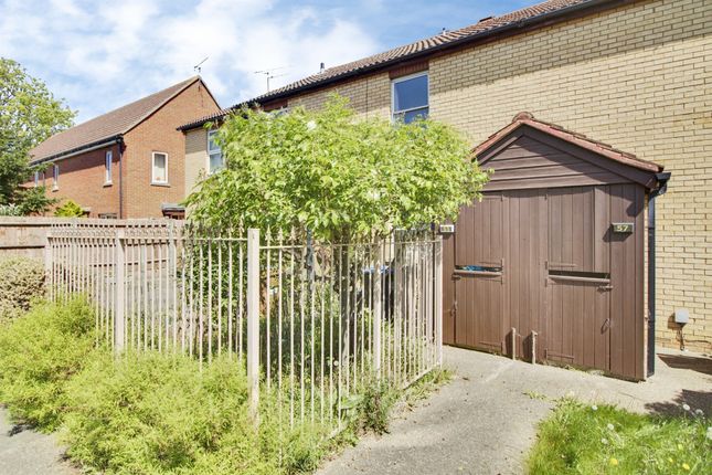 2 bed property, in Ludwick Way, £250,000