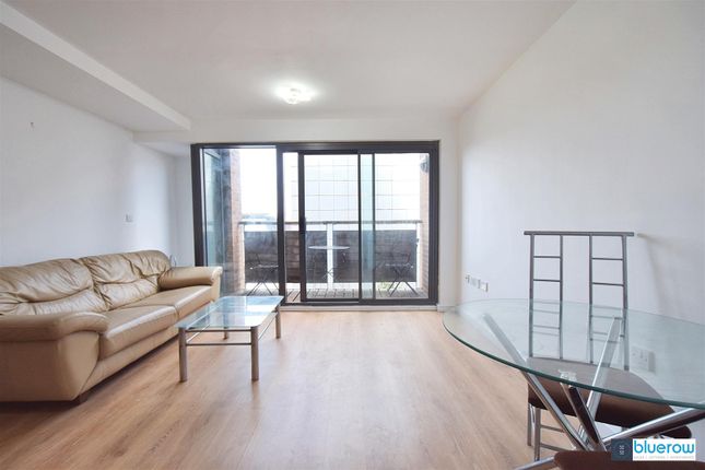 2 bed property, in Back Colquitt Street, £160,000