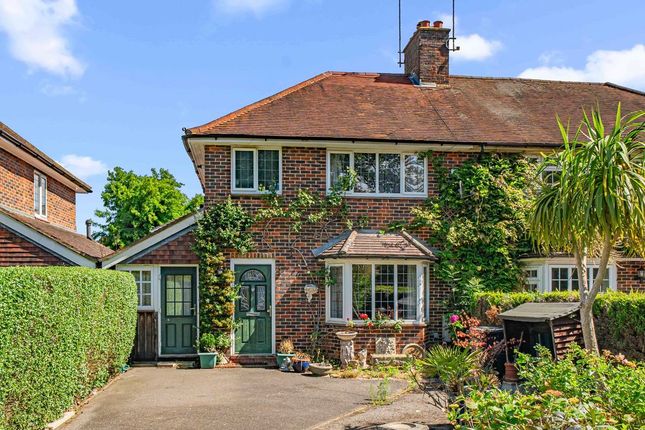 3 bed property, in Foxhills Road, £550,000
