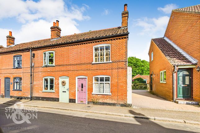 2 bed property, in White Horse Street, £190,000