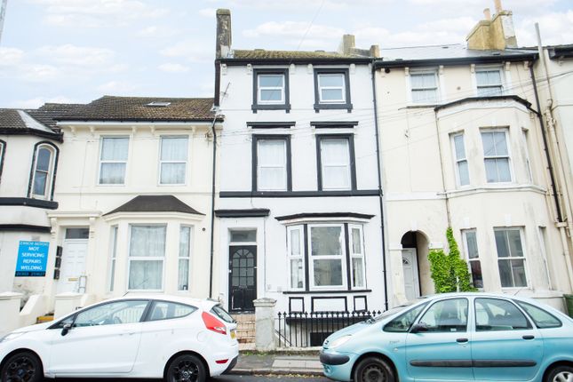 4 bed property, in Dover Road, £295,000