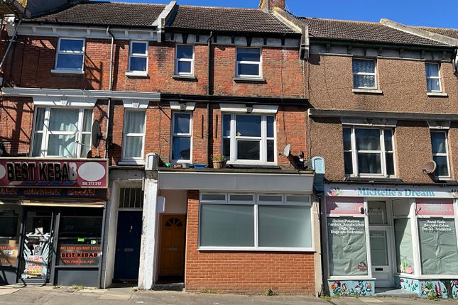 1 bed property, in London Road, £140,000