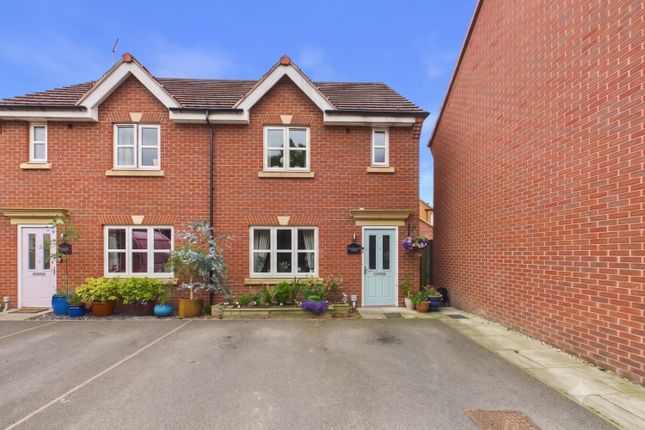 3 bed property, in Greenfield Road, £210,000