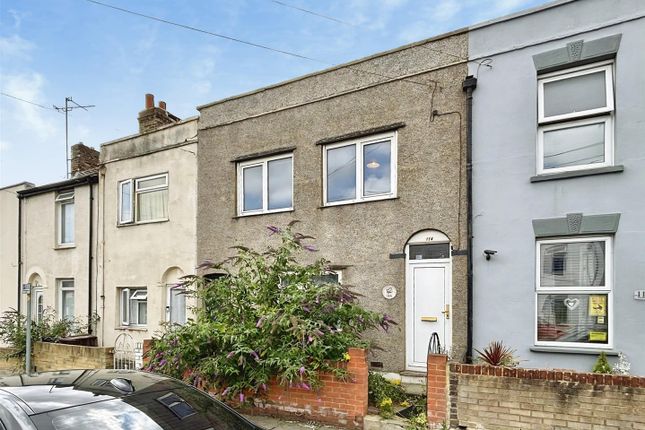 3 bed property, in Saunders Street, £170,000